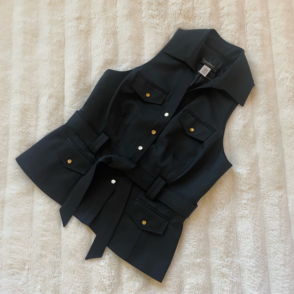 Caché Vest.